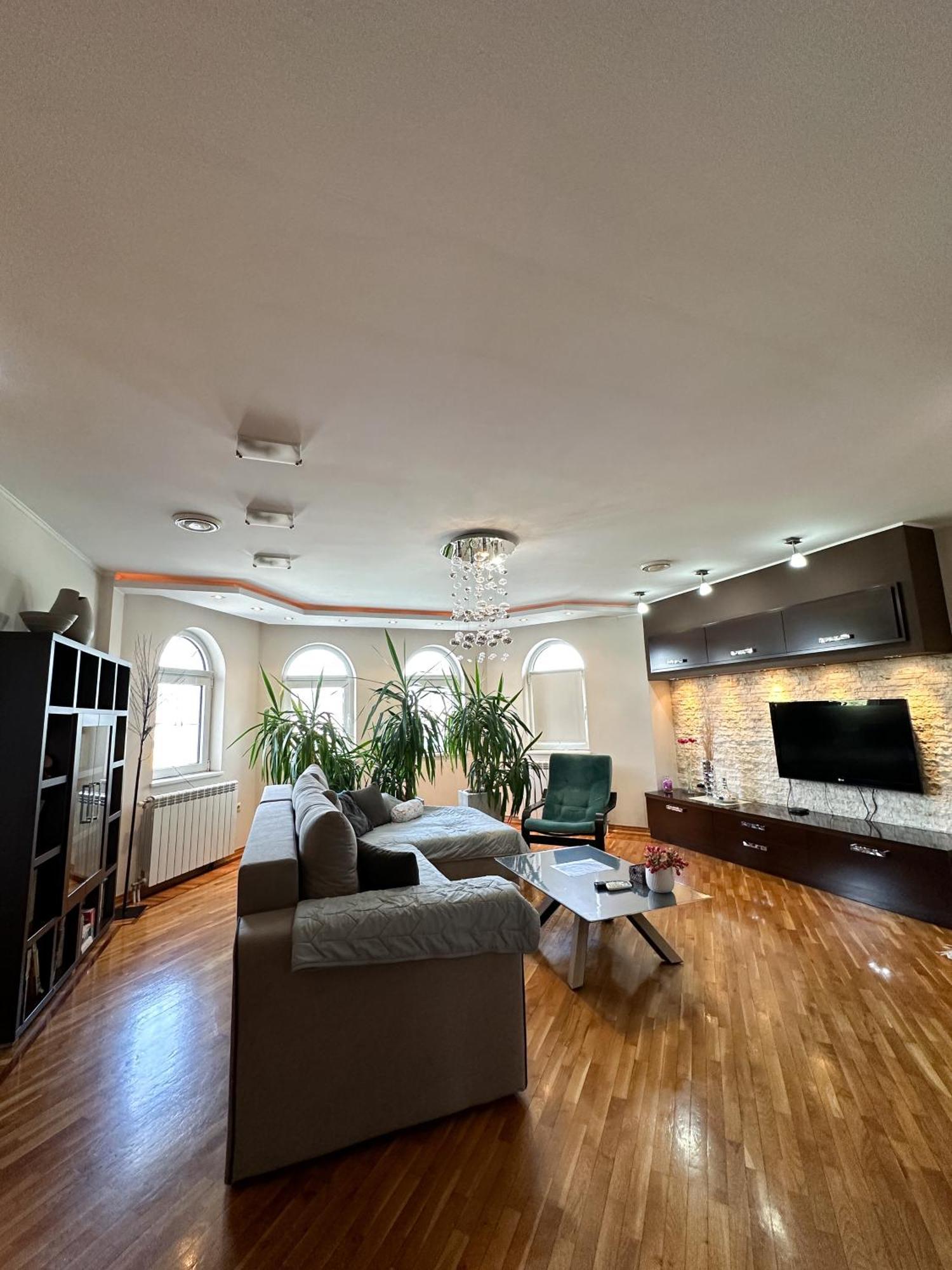 Lovely Apartments Free Street Parking Novi Sad Esterno foto