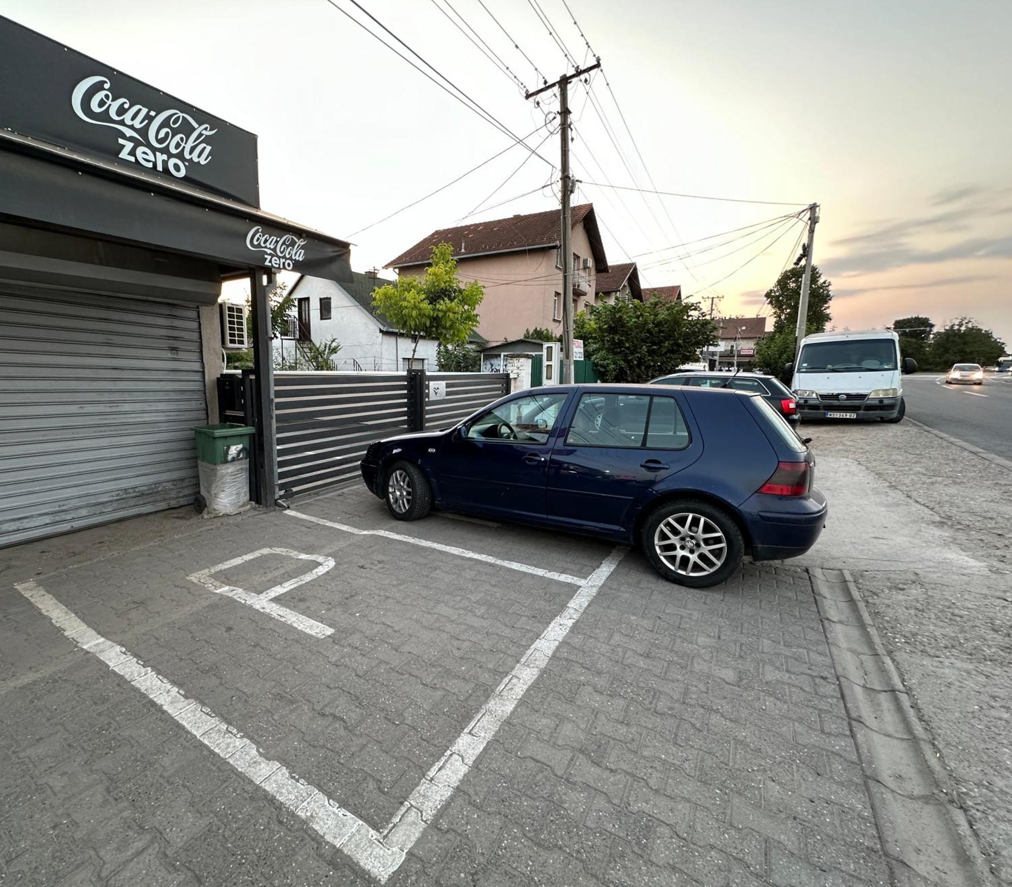 Lovely Apartments Free Street Parking Novi Sad Esterno foto