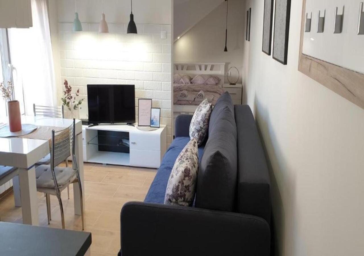 Lovely Apartments Free Street Parking Novi Sad Esterno foto